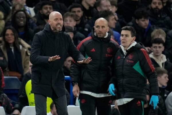 Coach Ten Hag: `Man Utd lost even though they deserved to beat Chelsea` 3