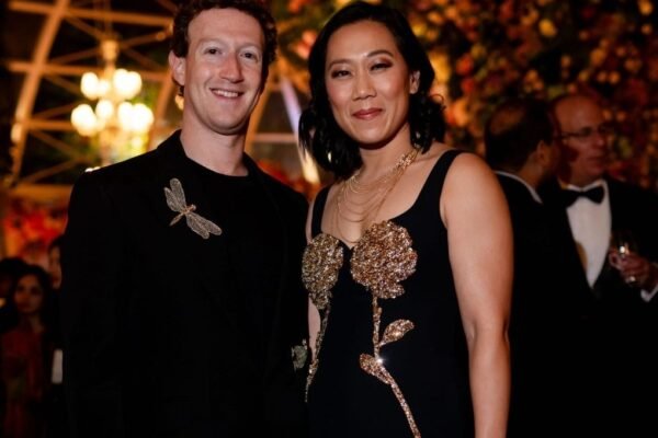 Facebook CEO and his wife wore `ostentatious` clothes at the Indian billionaire's party 3
